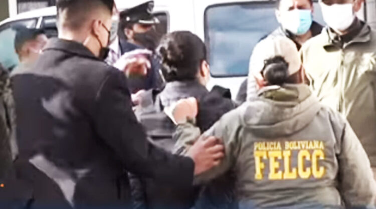 Aprehenden a mujer acusada de fingir embarazo para exigir a su expareja Bs 70.000