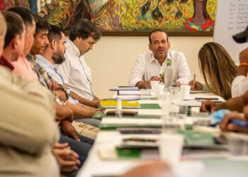 Camacho se ‘excusa’ de asistir a citación legislativa por delegar sus funciones a un secretario