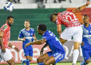 Independiente Petrolero y Emelec igualan 1-1 en Copa Libertadores