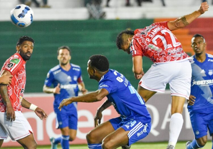 Independiente Petrolero y Emelec igualan 1-1 en Copa Libertadores