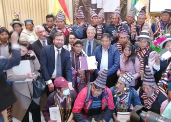 Choquehuanca presenta el libro ‘Democracia interrumpida’ y demanda justicia
