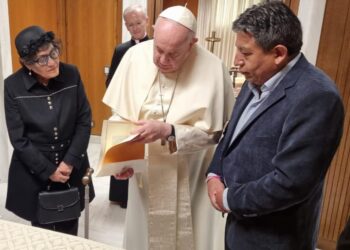 Choquehuanca se reúne con el papa Francisco en el Vaticano y hablan de la Madre Tierra