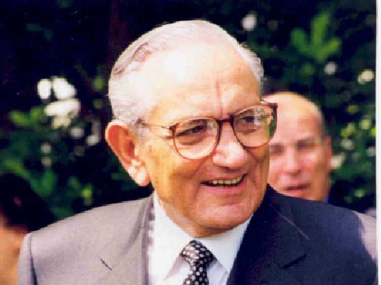 Michele Ferrero, precursor de los huevitos con sorpresa