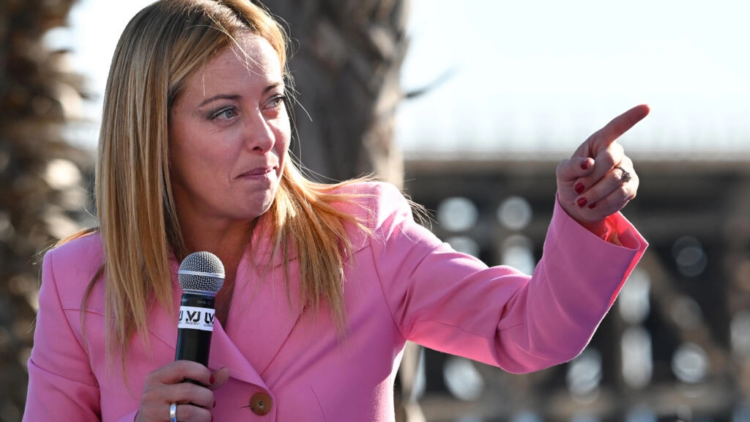 Meloni a ultraconservador Vox: ‘Esperamos a España en el lado derecho’