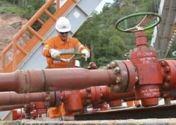 En enero y febrero cae producción de gas y petróleo, sube producción de minerales en 7,7%