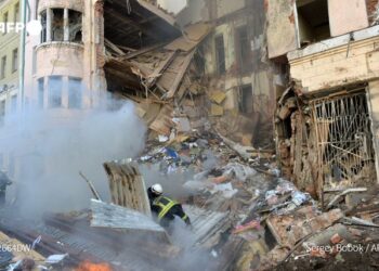 La guerra en Ucrania sigue sumando víctimas con ataques en Donetsk y Kiev pese a nuevas negociaciones