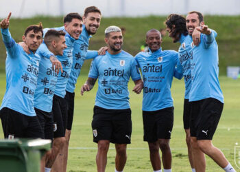 Uruguay jugará para ser protagonista ante Perú, dice DT de la Celeste
