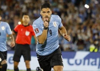 Uruguay golea 4-1 a Venezuela y se aferra a puestos de clasificación a Qatar-2022