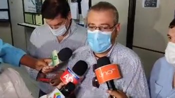 Justicia da detención domiciliaria al cívico cruceño Rómulo Calvo por ejercicio ilegal de la profesión