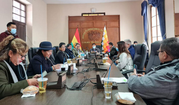 En dos días, comisión mixta suma 72 candidatos inhabilitados a Defensor del Pueblo