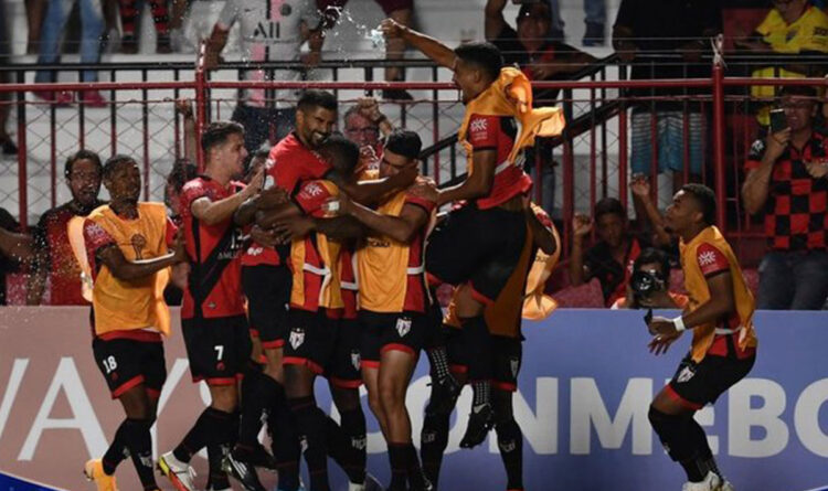 Jorginho brilla en goleada 4-0 de Goianiense ante Liga de Quito en Sudamericana