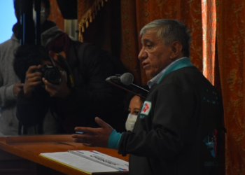 Arias se ofrece de mediador en el conflicto de Adepcoca