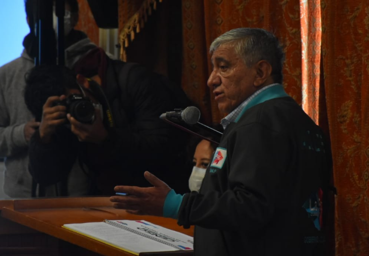 Arias se ofrece de mediador en el conflicto de Adepcoca