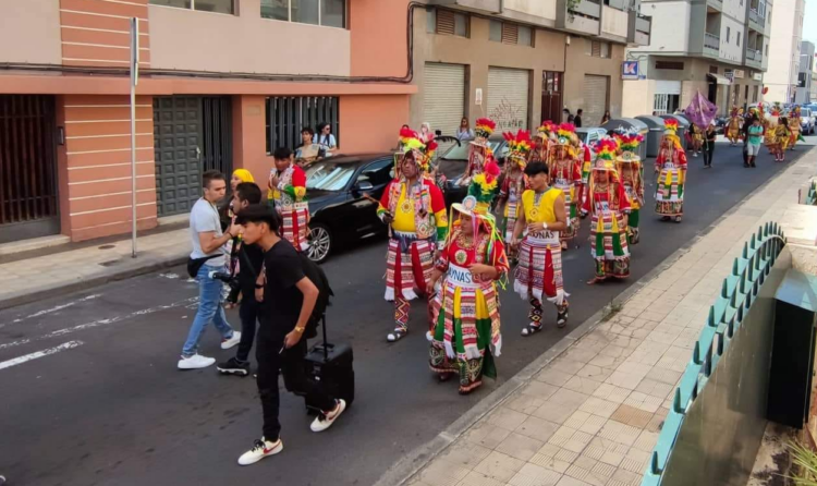 Residentes bolivianos en España también celebran la festividad de Urcupiña