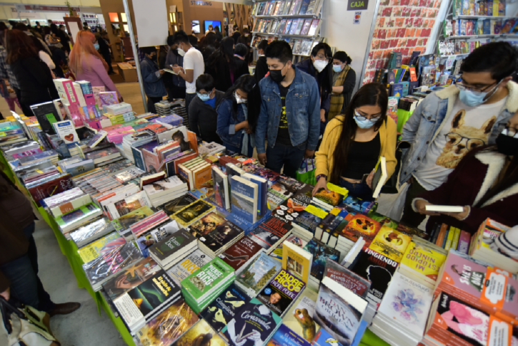 Expositores en la Feria Internacional del Libro. Foto: Archivo La Razón.