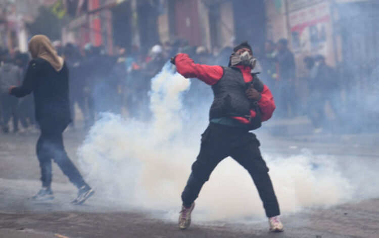 Cocaleros dicen que masificarán protesta y Gobierno anuncia procesos por uso de dinamita