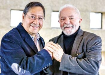 Arce felicita a Lula por su victoria en primera vuelta
