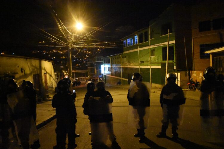 Conflicto cocalero deja 24 detenidos tras enfrentamiento entre Adepcoca y policías
