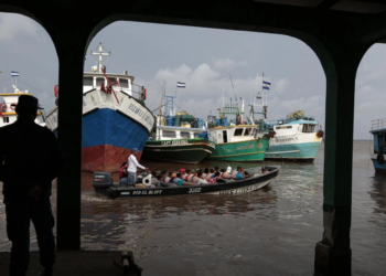 Tormenta Bonnie deja un muerto y daños al pasar cerca de El Salvador