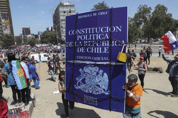 Propuesta de Constitución en Chile es ‘best seller’ nacional