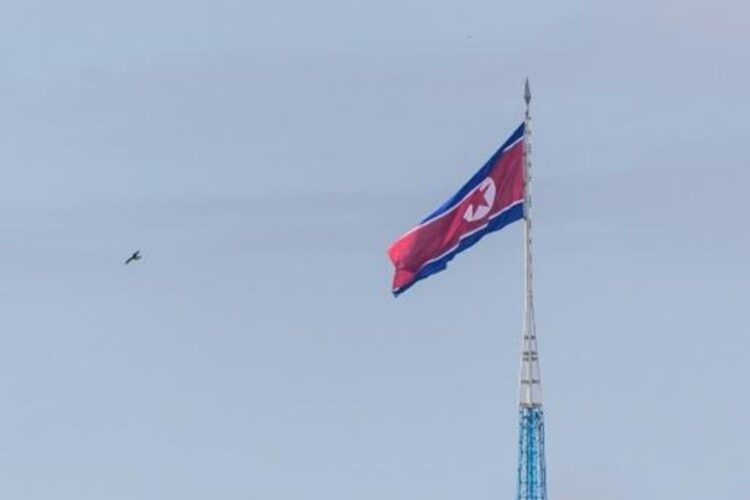 Corea del Norte dispara dos nuevos misiles en ‘represalia’ por ejercicios de EEUU y Corea del Sur