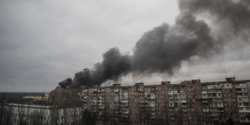 Estados Unidos afirmó que Rusia pretende congelar a los ucranianos bombardeando sus centrales energéticas.