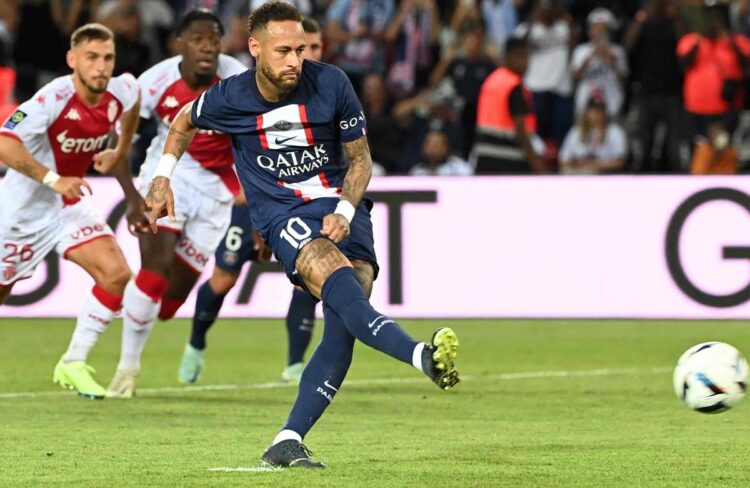 Neymar salva de la derrota al PSG y sigue al frente de los goleadores