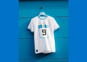 Llueven críticas por la camiseta alterna de Uruguay para el Mundial