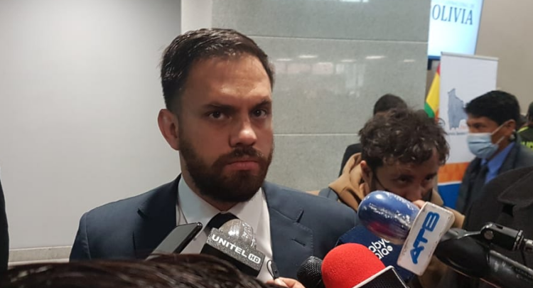 Del Castillo afirma que no renunciará a un cargo que le ‘confió’ el presidente Arce