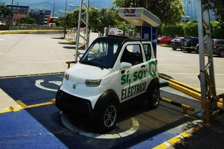 ENDE proyecta que hasta 2030 el 20% del parque automotor utilizará energía eléctrica