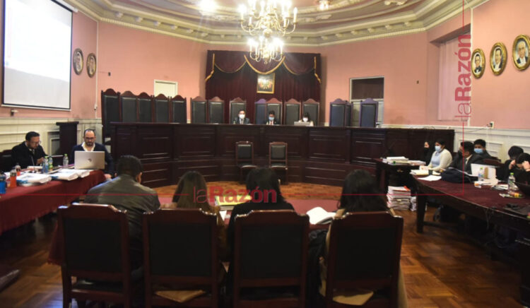 La defensa legal de Áñez expuso alegatos en el juicio, la Fiscalía alista réplica