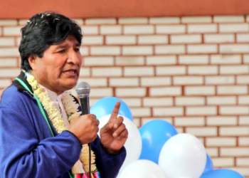 Morales dice que policías de base respaldan su denuncia de ‘protección’ al narcotráfico