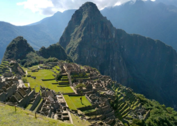 Perú declara en emergencia su sector turismo tras crisis por la pandemia