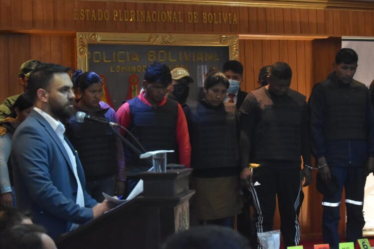 El Gobierno acusa a cocaleros de contratar personas para enfrentarse con la Policía