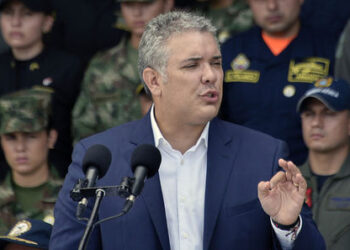 Duque garantiza transición ‘pacífica’ al inédito gobierno de izquierda en Colombia