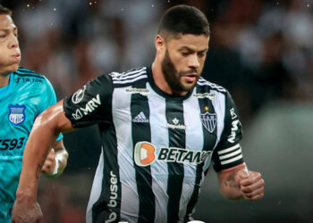 Mineiro sufre pero clasifica a cuartos de Libertadores al vencer 1-0 a Emelec