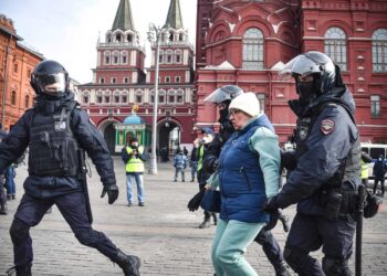 Rusia impone duras penas contra quienes llamen a actuar contra la seguridad
