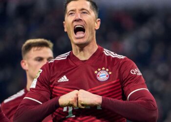 Barça anuncia fichaje de Lewandowski hasta 2027 por 45 millones de euros