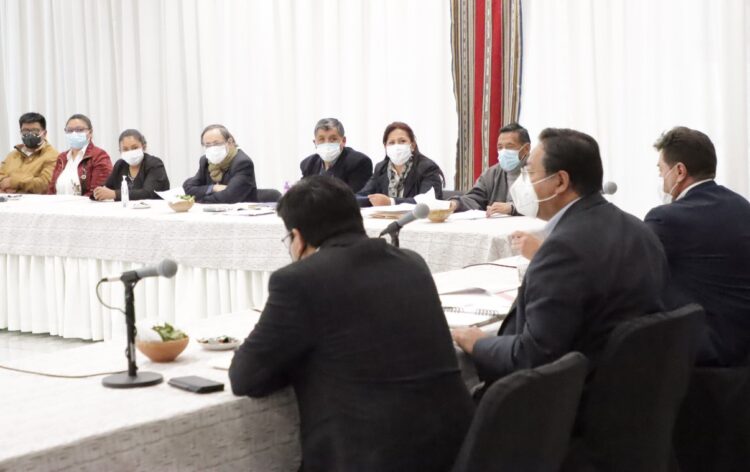Arce se reúne con dirigentes de Comcipo y tratan desarrollo e industrialización de Potosí