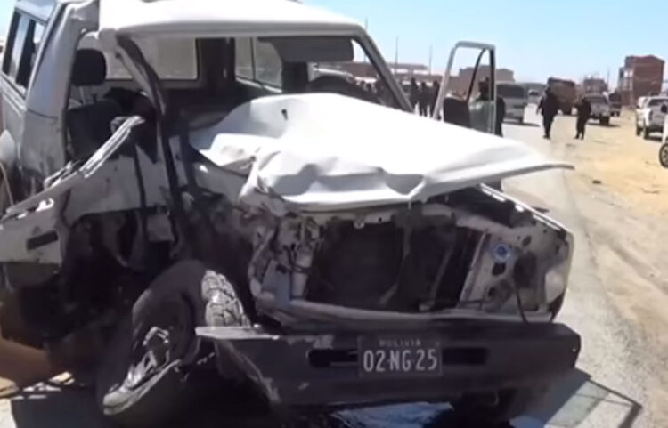 Tres muertos y ocho heridos deja colisión en la carretera a Desaguadero