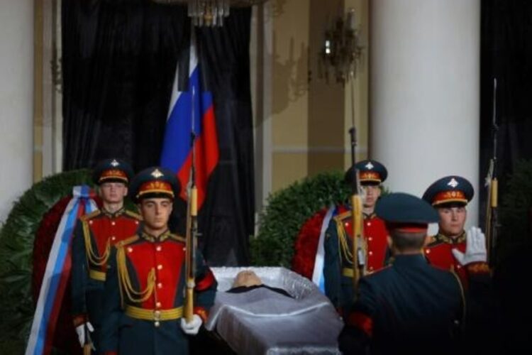 Rusia despide a Gorbachov sin lustre y sin Putin