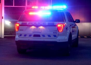Policía de Canadá informa de 10 muertos en ataques con cuchillo en región aislada del país