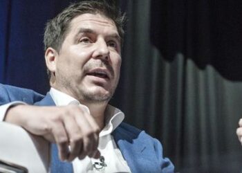 Marcelo Claure es señalado por discriminar a El Alto