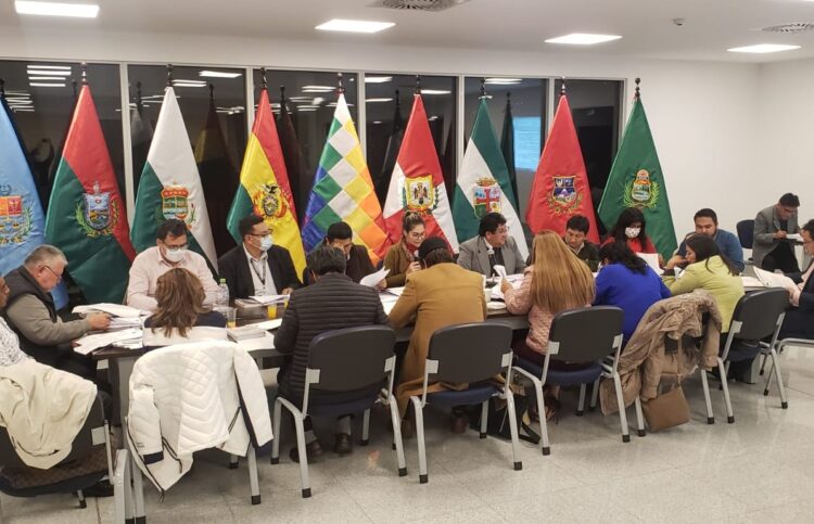 Comisión legislativa da curso al reglamento para elegir al Contralor, pasa al plenario para aprobación y convocatoria