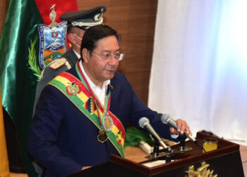 Arce anuncia la construcción de una planta piscícola para industrializar carne de trucha en La Paz