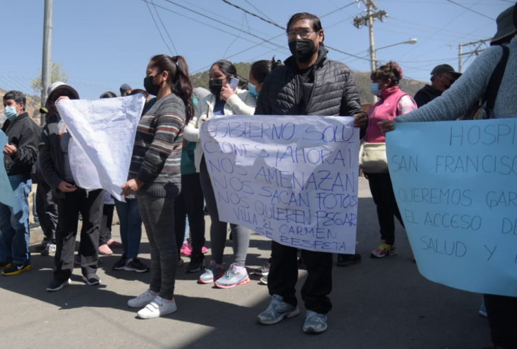 Cocaleros del sector de Alanes se retiran del mercado de Villa El Carmen