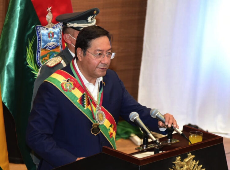 Arce anuncia la construcción de una planta piscícola para industrializar carne de trucha en La Paz
