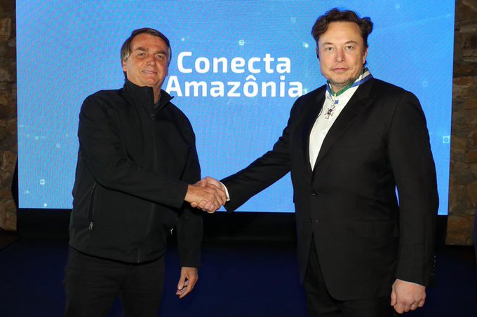 Bolsonaro y Musk acercan posiciones sobre Amazonía y Twitter al reunirse en Brasil