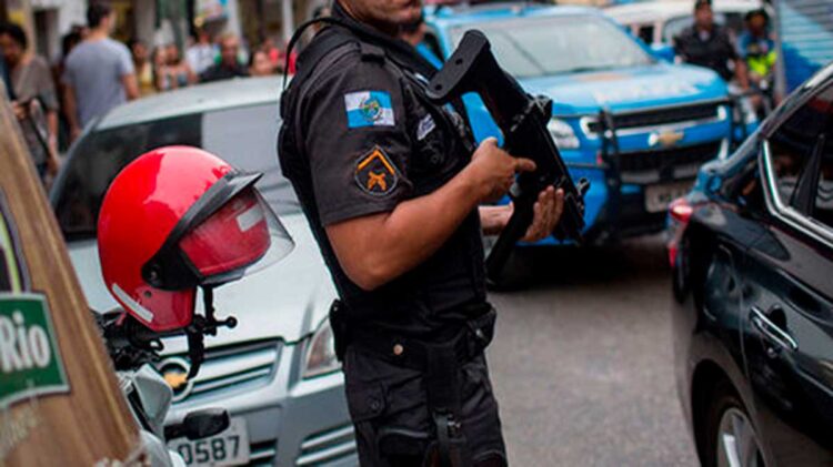 Al menos 11 muertos en operación policial en una favela de Rio de Janeiro