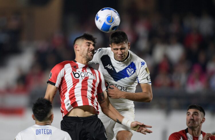 Estudiantes golea 4-1 a Vélez en primera fecha del Grupo C de Libertadores
